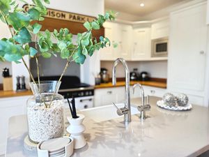 DE VERE LANE- click for photo gallery